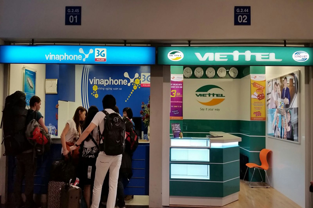 Stores at the airport to buy SIM card Vietnam